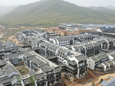 宜興窯湖小鎮(zhèn)二標段配電房國慶前順利完成送電！